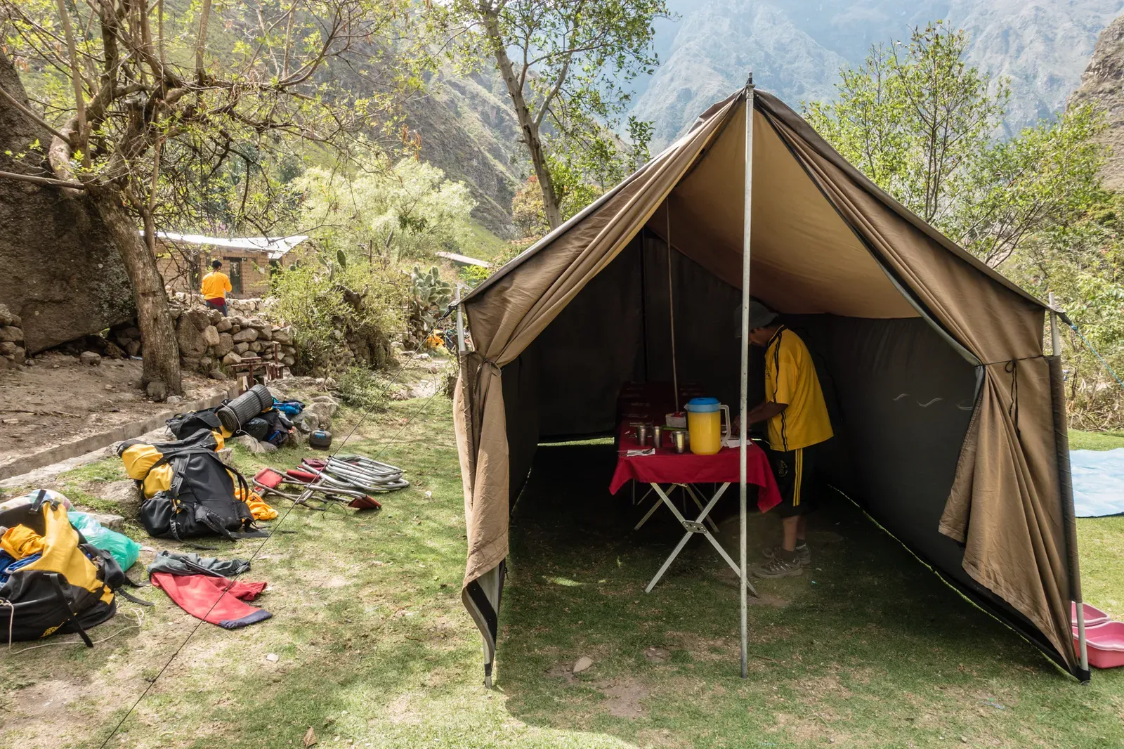 The Chaskis setting up our lunch